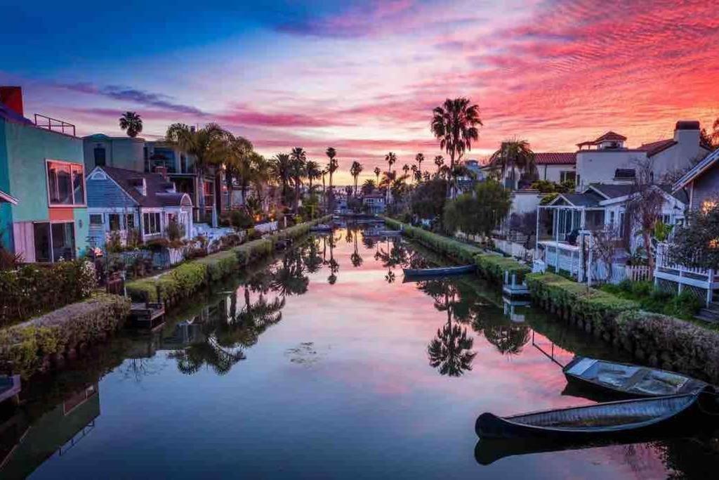 Beautiful Marina Front Retreat With View